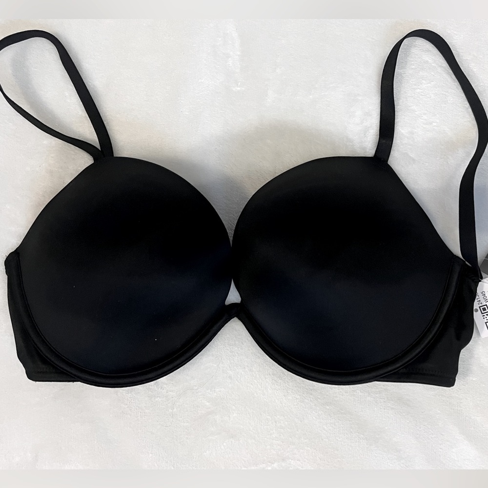 32DDD/F NWT Black Bra
